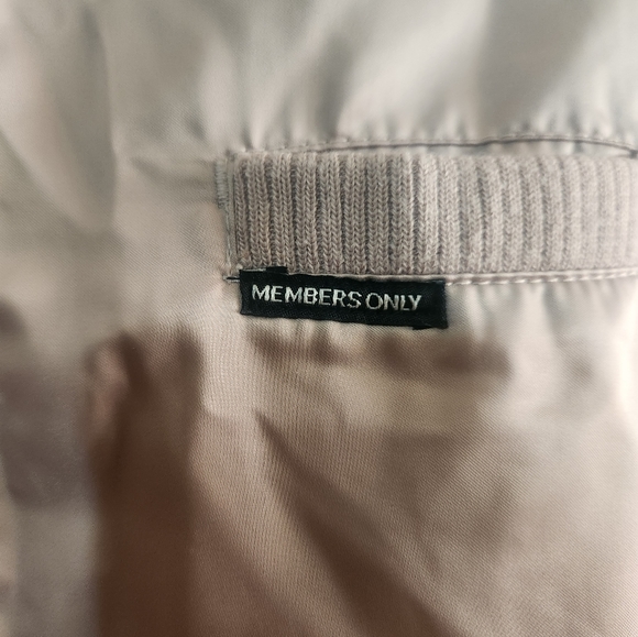 Women's Rose Gold Member's Only jacket - Picture 3 of 9